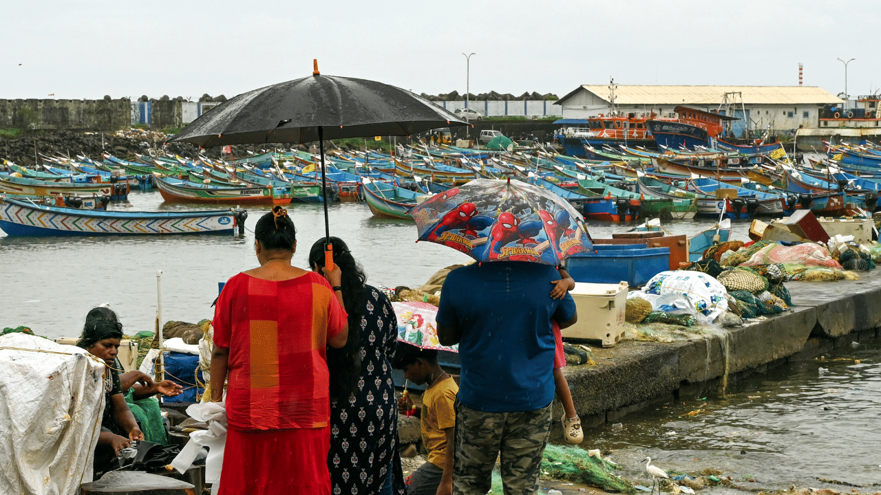 Kerala Monsoon Rain: കാലവർഷം എത്തി! സംസ്ഥാനത്ത് പരക്കെ ശക്തമായ മഴ; 5 ജില്ലകളിൽ റെഡ് അലർട്ട്, ഒമ്പതിടത്ത് ഓറഞ്ച്