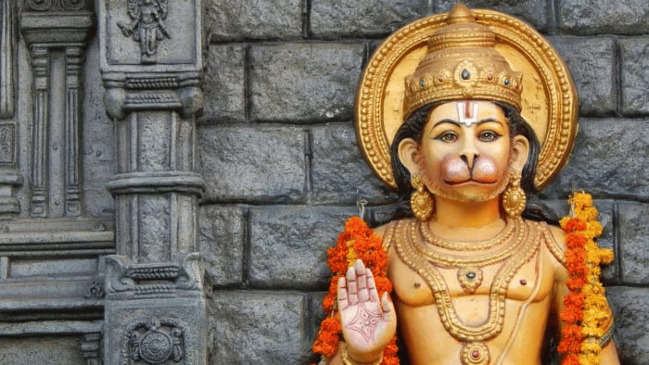 Karnataka Hanuman Temple: മുസ്ലീങ്ങൾ പൂജാരിയായ ഒരു ഹനുമാൻ ക്ഷേത്രം; അറിയാം ഈ ക്ഷേത്രത്തിൻ്റെ പ്രത്യേകത Karnataka Hanuman Temple: മുസ്ലീങ്ങൾ പൂജാരിയായ ഒരു ഹനുമാൻ ക്ഷേത്രം; അറിയാം ഈ ക്ഷേത്രത്തിൻ്റെ പ്രത്യേകത