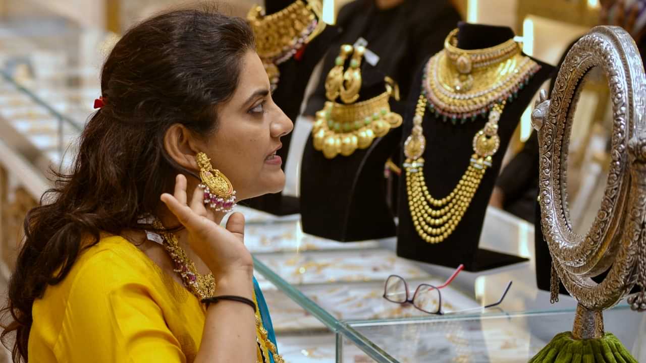 Kerala Gold Rate: കഴിഞ്ഞ ദിവസം കുറഞ്ഞത് ഒറ്റയടിക്ക് കൂടി; സ്വർണവില 72,000ലേക്ക്