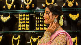 Kerala Gold Rate Today: പതുങ്ങിയത് കുതിച്ചുയരാൻ..! സ്വർണവില വീണ്ടും കൂടി; അറിയാം ഇന്നത്തെ നിരക്ക് Kerala Gold Rate Today: പതുങ്ങിയത് കുതിച്ചുയരാൻ..! സ്വർണവില വീണ്ടും കൂടി; അറിയാം ഇന്നത്തെ നിരക്ക്...
