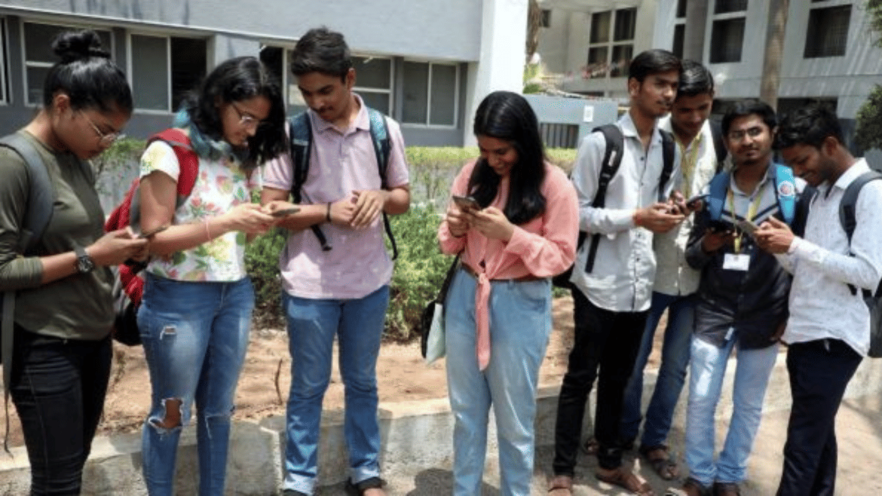 Kerala Plus Two Result 2025 Live: പ്ലസ് ടു ഫലം പ്രഖ്യാപിച്ചു;  വിജയശതമാനം കുറഞ്ഞു