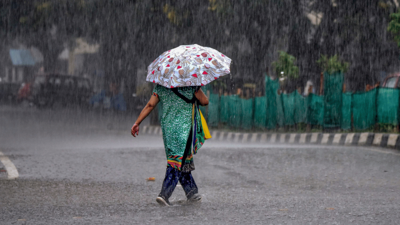 Kerala Rain Alert: കേരളത്തിൽ‌ നാളെ മുതല്‍ അതിതീവ്രമഴയ്ക്ക് സാധ്യത, രണ്ട് ജില്ലകളില്‍ റെഡ് അലര്‍ട്ട്