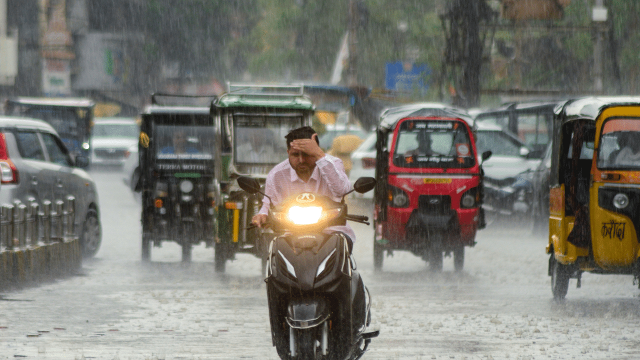 Kerala Rain Alert: കാലവർഷം ഇക്കുറി നേരത്തെയോ?; സംസ്ഥാനത്ത് ഇന്ന് 4 ജില്ലകളിൽ യെല്ലോ അലർട്ട്, കള്ളകടൽ മുന്നറിയിപ്പ് Kerala Rain Alert: കാലവർഷം ഇക്കുറി നേരത്തെയോ?; സംസ്ഥാനത്ത് ഇന്ന് 4 ജില്ലകളിൽ യെല്ലോ അലർട്ട്, കള്ളകടൽ മുന്നറിയിപ്പ്