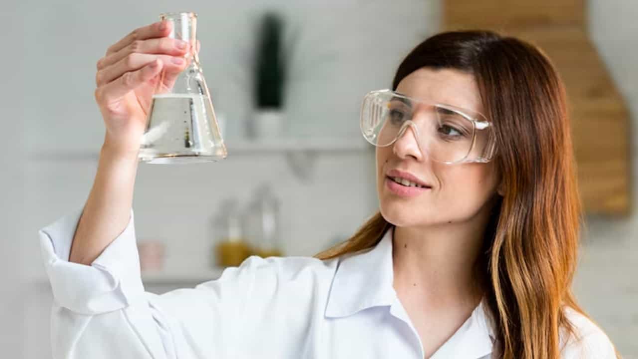 Kerala PSC Examinations: നൂറിലേറെ ഒഴിവുകള്‍, മിക്ക ജില്ലകളിലും അവസരം; ഹയര്‍ സെക്കന്‍ഡറി ലാബ് അസിസ്റ്റന്റ് മുഖ്യപരീക്ഷ 21ന്‌