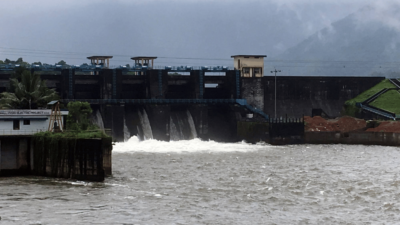 Malankara Dam Opened: മഴ ശക്തമായതോടെ മുന്നറിയിപ്പില്ലാതെ മലങ്കര ഡാം തുറന്നു; പുഴകളിൽ ജലനിരപ്പ് ഉയരും, വിനോദസ‍ഞ്ചാരത്തിന് വിലക്ക്