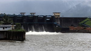 Malankara Dam Opened: മഴ ശക്തമായതോടെ മുന്നറിയിപ്പില്ലാതെ മലങ്കര ഡാം തുറന്നു; പുഴകളിൽ ജലനിരപ്പ് ഉയരും, വിനോദസഞ്ചാരത്തിന് വിലക്ക് Malankara Dam Opened: മഴ ശക്തമായതോടെ മുന്നറിയിപ്പില്ലാതെ മലങ്കര ഡാം തുറന്നു; പുഴകളിൽ ജലനിരപ്പ് ഉയരും, വിനോദസഞ്ചാരത്തിന് വിലക്ക്