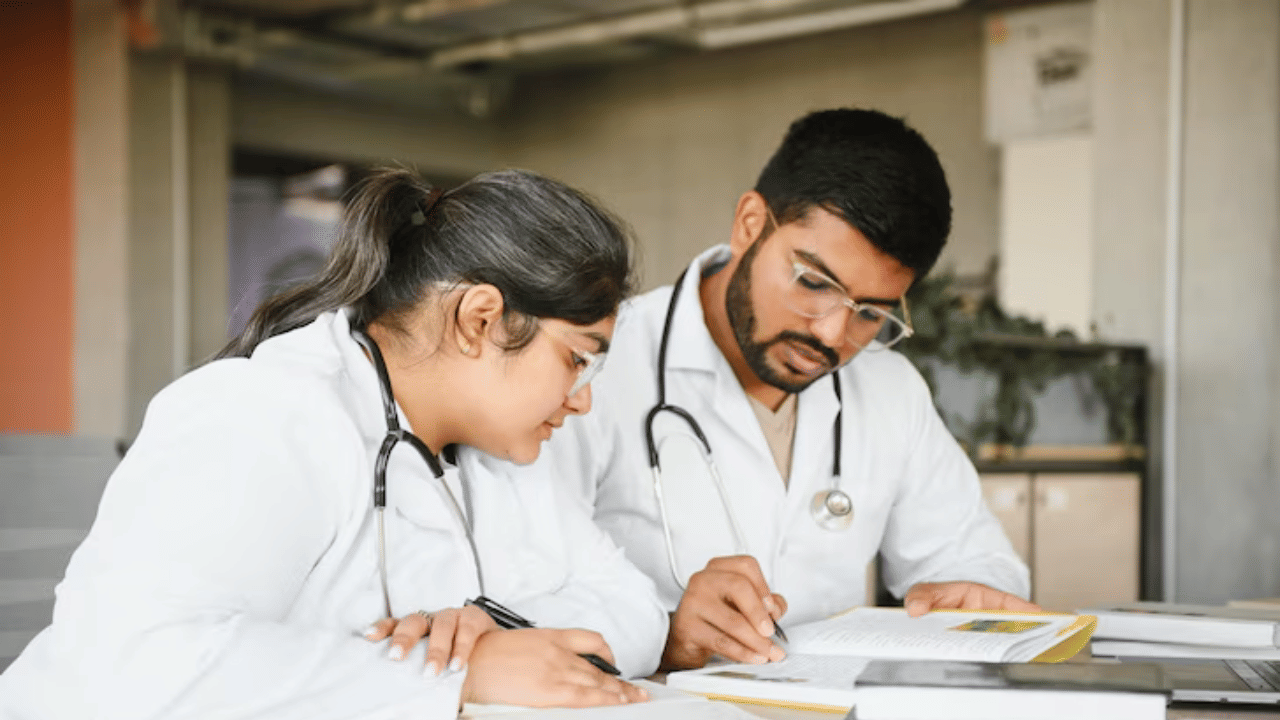 NEET PG 2025: പക്ഷപാതമില്ല, രണ്ടുതരം ചോദ്യവുമില്ല, നീറ്റ് പിജി പരീക്ഷ ഒരു ഷിഫ്റ്റിൽ നടത്തും