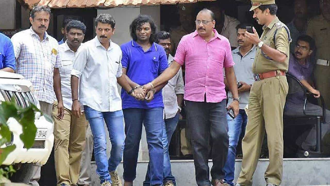 Nanthancode Massacre Verdict: സാത്താന് ആരാധനയ്ക്കായി മാതാപിതാക്കളെയും സഹോദരിയെയും കൊന്നു;കേരളം നടുങ്ങിയ നന്തൻകോട് കൂട്ടക്കൊല കേസിൽ ഇന്ന് വിധി Nanthancode Massacre Verdict: സാത്താന് ആരാധനയ്ക്കായി മാതാപിതാക്കളെയും സഹോദരിയെയും കൊന്നു;കേരളം നടുങ്ങിയ നന്തൻകോട് കൂട്ടക്കൊല കേസിൽ ഇന്ന് വിധി
