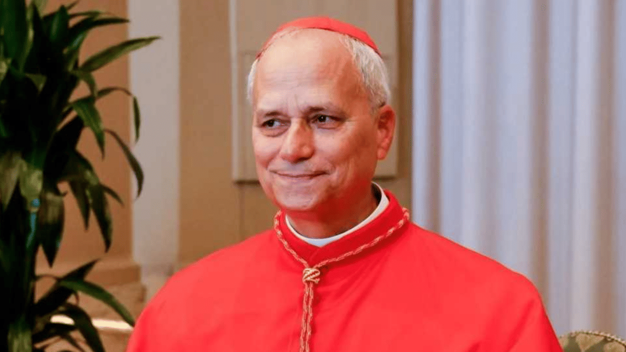 New Pope Elected: ഫ്രാൻസിസ് മാർപാപ്പയ്ക്ക് ശേഷം പത്രോസിൻ്റെ പിൻഗാമിയായി മാർ റോബർട്ട് ഫ്രാൻസിസ് പെർവോസ്റ്റിനെ തിരഞ്ഞെടുത്തു; ഇനി ലിയോ XIV എന്നറിയപ്പെടും New Pope Elected: ഫ്രാൻസിസ് മാർപാപ്പയ്ക്ക് ശേഷം പത്രോസിൻ്റെ പിൻഗാമിയായി മാർ റോബർട്ട് ഫ്രാൻസിസ് പെർവോസ്റ്റിനെ തിരഞ്ഞെടുത്തു; ഇനി ലിയോ XIV എന്നറിയപ്പെടും