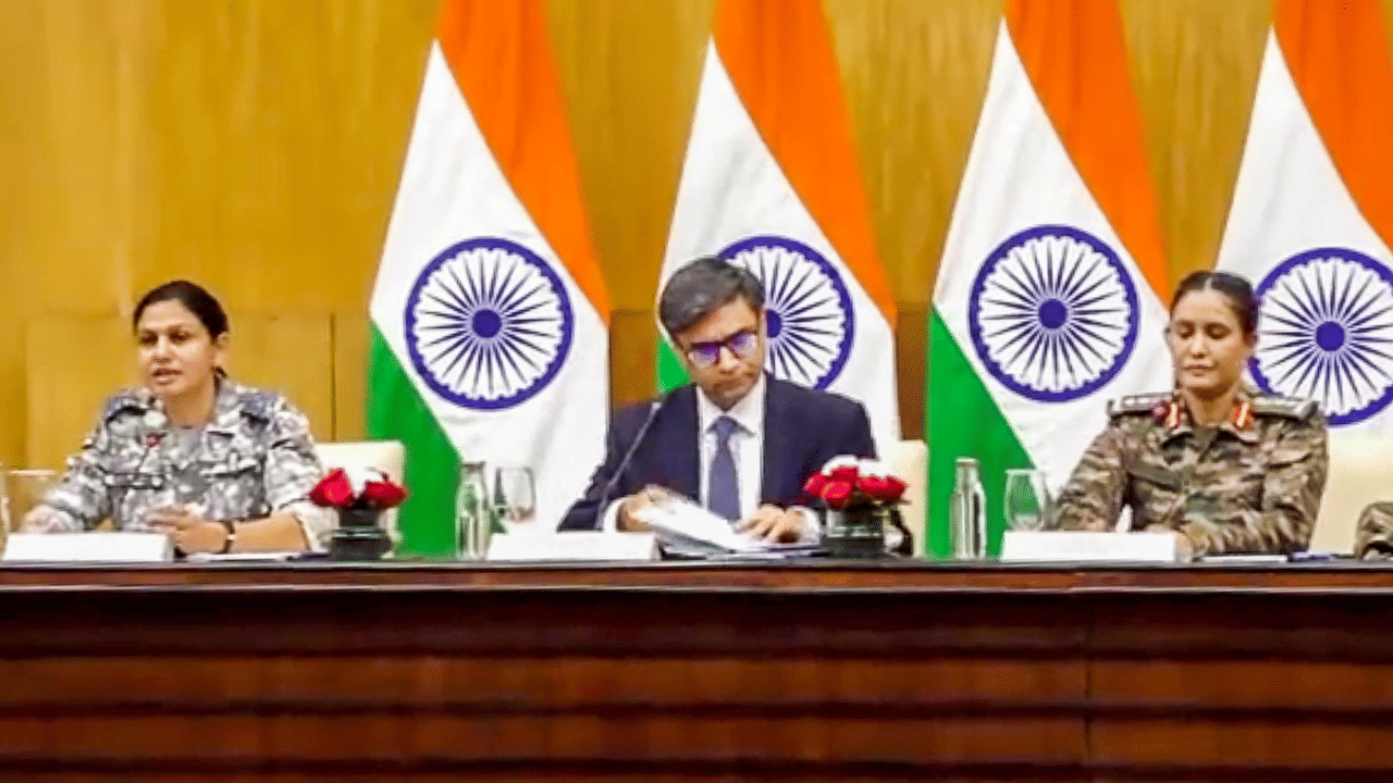 India Pakistan Tensions: സംയമനത്തോടെയാണ് തിരിച്ചടിച്ചത്, വ്യോമത്താവളങ്ങൾ സുരക്ഷിതം; പ്രതിരോധ മന്ത്രാലയം