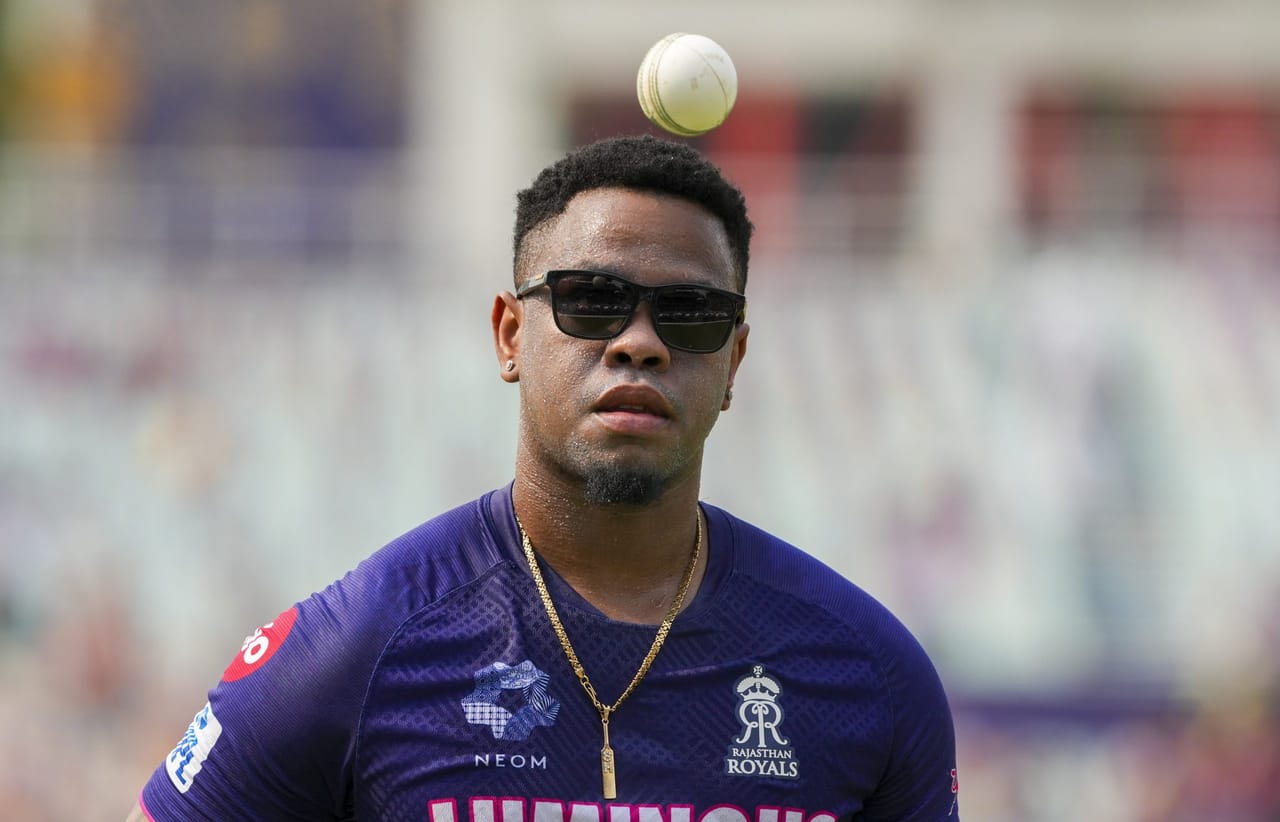 അയർലൻഡിനും ഇംഗ്ലണ്ടിനുമെതിരായ ഏകദിന പരമ്പരകൾ മെയ് 21 മുതൽ ജൂൺ മൂന്ന് വരെയാണ് നടക്കുക. ഈ ടീമുകളിൽ ഷെർഫെയിൻ റതർഫോർഡ്, റൊമാരിയോ ഷെപ്പേർഡ്, ഷമാർ ജോസഫ് എന്നീ താരങ്ങൾ ഇടം പിടിച്ചിട്ടുണ്ട്. ഗുജറാത്ത് ടൈറ്റൻസ്, റോയൽ ചലഞ്ചേഴ്സ് ബെംഗളൂരു, ലഖ്നൗ സൂപ്പർ ജയൻ്റ്സ് എന്നീ ടീമുകളിലാണ് ഇവർ.