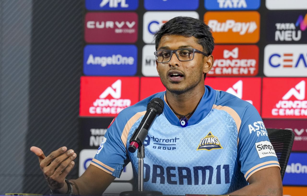 "ടീമിനായി കളിക്കുന്നത് തന്നെ വലിയ കാര്യമാണ്. ഏത് പൊസിഷനിൽ കളിക്കണമെന്ന് തീരുമാനിക്കാനുള്ള ഇടത്ത് ഞാൻ എത്തിയിട്ടില്ല. എവിടെ കളിക്കണമെന്ന് പരിശീലകൻ പറഞ്ഞാാലും ഞാൻ കളിക്കും. ഈ അവസരത്തിനായി എല്ലാ തരത്തിലും ഞാൻ തയ്യാറായിരിക്കും."- അദ്ദേഹം കൂട്ടിച്ചേർത്തു.
