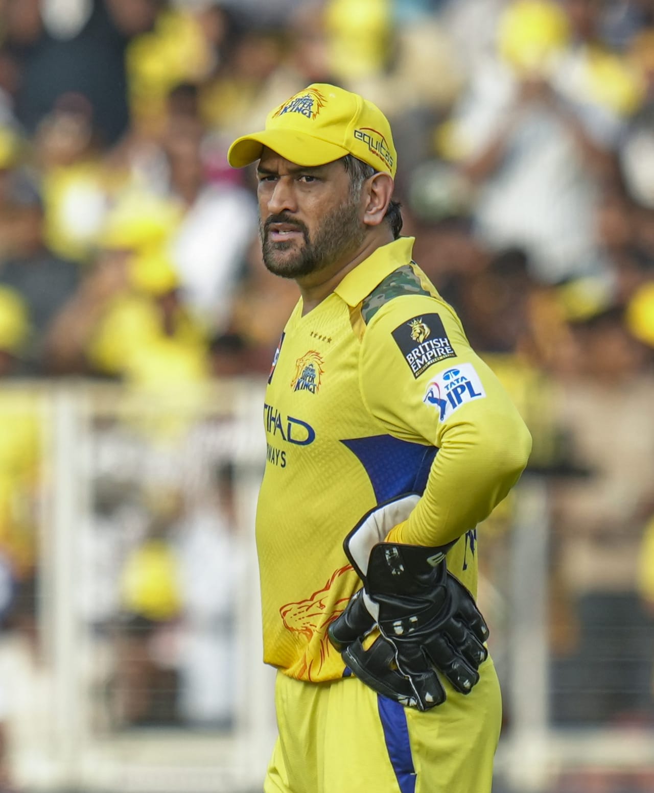 ഐപിഎലിൽ ഇനി കളിക്കുമോ എന്ന ചോദ്യത്തോട് പതിവുപോലെ ഒഴിഞ്ഞുമാറിയുള്ള ഉത്തരം പറഞ്ഞ് എംഎസ് ധോണി. നാലഞ്ച് മാസത്തെ ഓഫ് സീസണിൽ ഇക്കാര്യം തീരുമാനിക്കുമെന്നാണ് ഗുജറാത്ത് ടൈറ്റൻസിനെതിരായ വിജയത്തിന് ശേഷം പ്രസൻ്റേഷൻ സെറിമണിയിൽ ധോണി പറഞ്ഞത്. (Image Credits - PTI)
