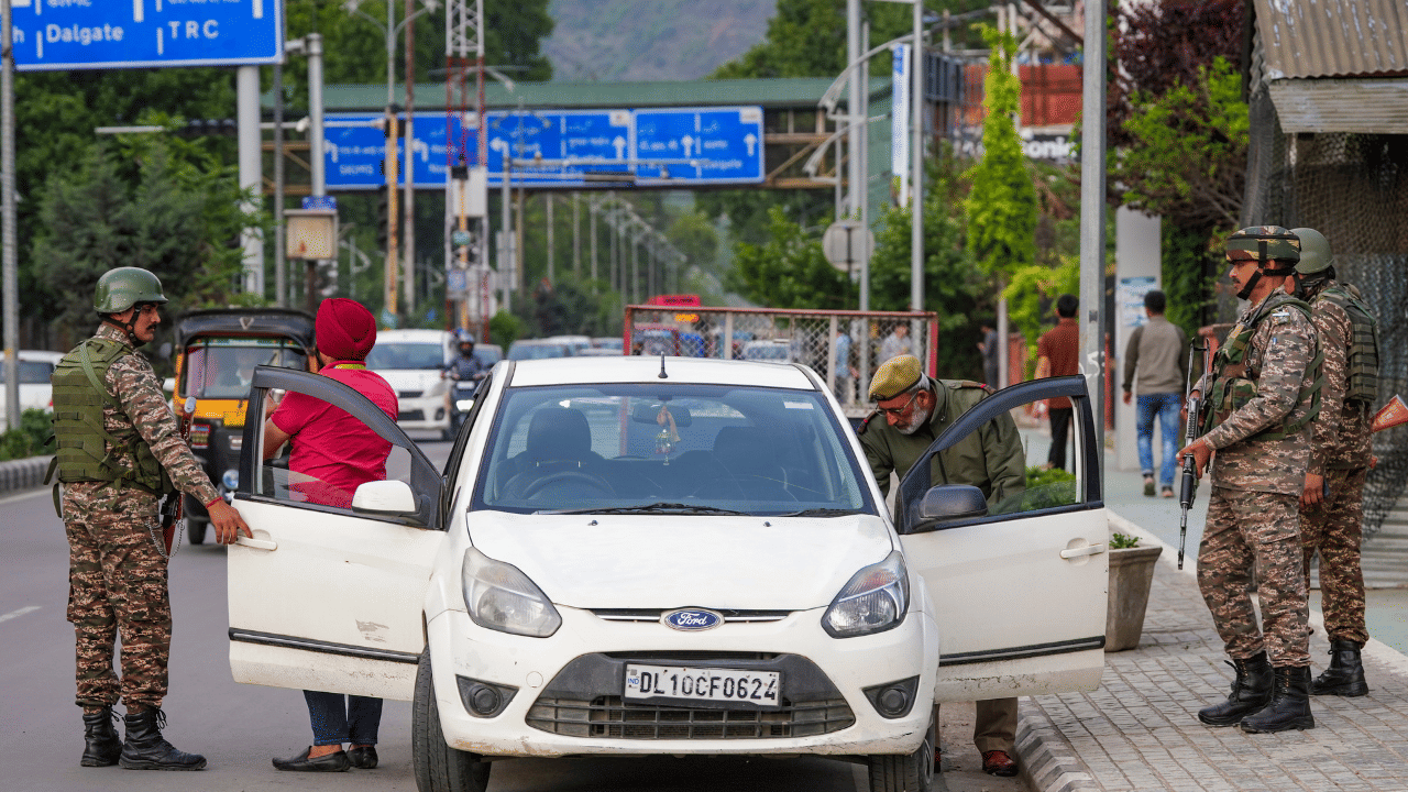 Pahalgam Attack: പഹൽഗാം ഭീകരാക്രമണം: പങ്കുള്ള പ്രദേശവാസികളെ കണ്ടെത്താൻ എൻഐഎ, 14ാം ദിവസവും ഭീകരർക്കായി തിരച്ചിൽ