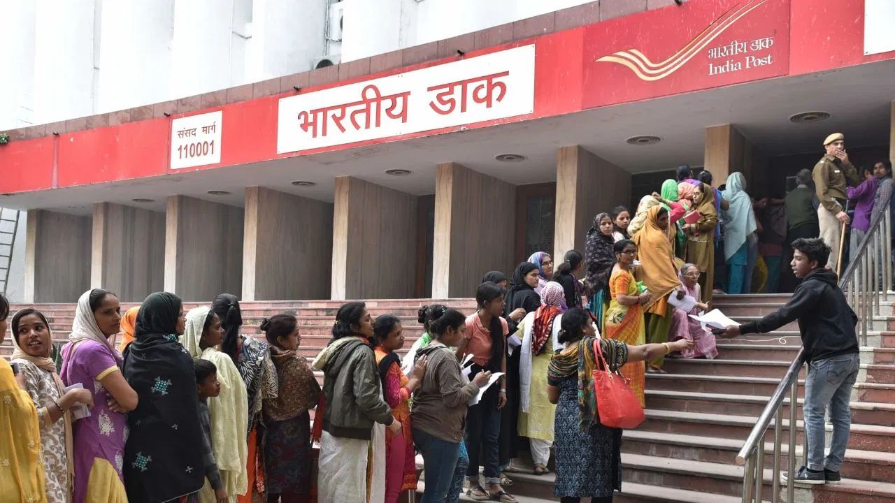 Post Office Savings Scheme: 8 ലക്ഷം അക്കൗണ്ടിലെത്തിയാല് എങ്ങനെയിരിക്കും? ഉടന് തന്നെ പോസ്റ്റ് ഓഫീസിലേക്ക് വിട്ടോളൂ Post Office Savings Scheme: 8 ലക്ഷം അക്കൗണ്ടിലെത്തിയാല് എങ്ങനെയിരിക്കും? ഉടന് തന്നെ പോസ്റ്റ് ഓഫീസിലേക്ക് വിട്ടോളൂ
