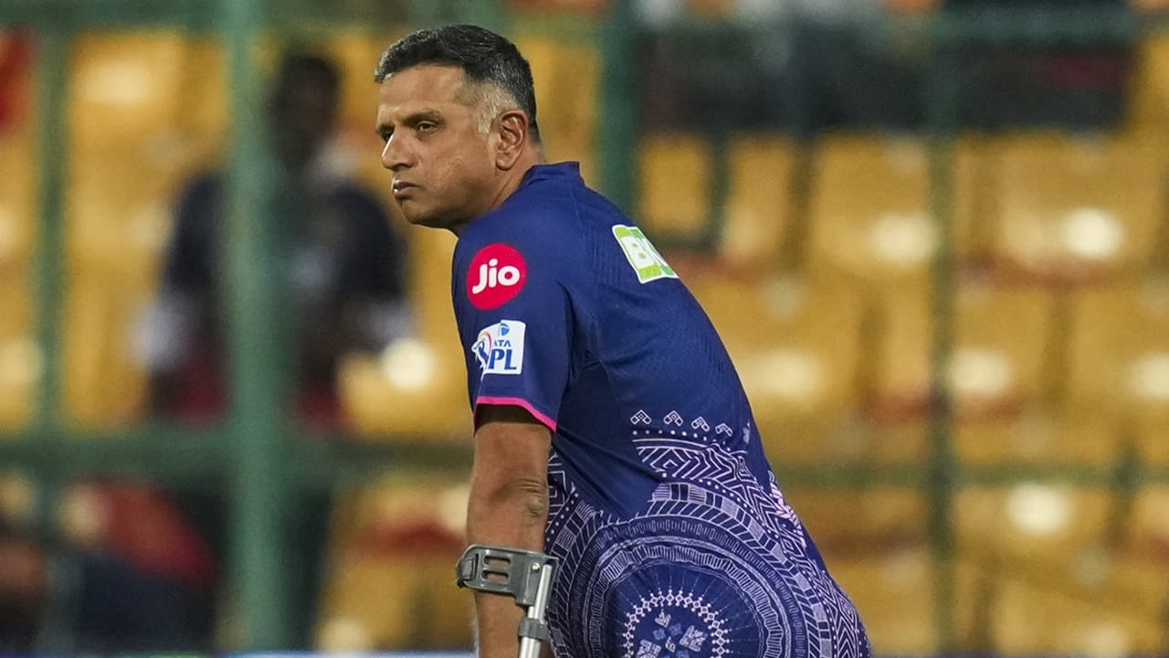 രാജസ്ഥാന്‍ റോയല്‍സിന് ഈ വര്‍ഷവും ജയിക്കാന്‍ പറ്റിയ ടീമുണ്ടായിരുന്നുവെന്നാണ് വിശ്വസിക്കുന്നതെന്ന് പരിശീലകന്‍ രാഹുല്‍ ദ്രാവിഡ്. പ്രതീക്ഷിച്ചതുപോലെ ഫലമുണ്ടായില്ല. ദീര്‍ഘകാലാടിസ്ഥാനത്തിലേക്ക് മാത്രമല്ല ശ്രദ്ധ കേന്ദ്രീകരിക്കുന്നതെന്നും ദ്രാവിഡ് പറഞ്ഞു (Image Credits: PTI)