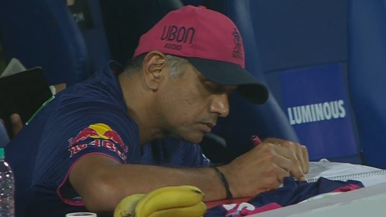 IPL 2025: എന്താണീ എഴുതിക്കൂട്ടുന്നത്?; ഒടുവിൽ രാഹുൽ ദ്രാവിഡ് തന്നെ ആ ചോദ്യത്തിന് മറുപടി പറയുന്നു