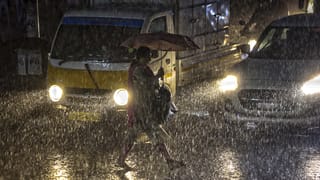 Kerala Weather Update: സൂക്ഷിക്കുക ഇന്ന് രാത്രി ഉയർന്ന തിരമാലയ്ക്കും കടലാക്രമണത്തിനും സാധ്യത
