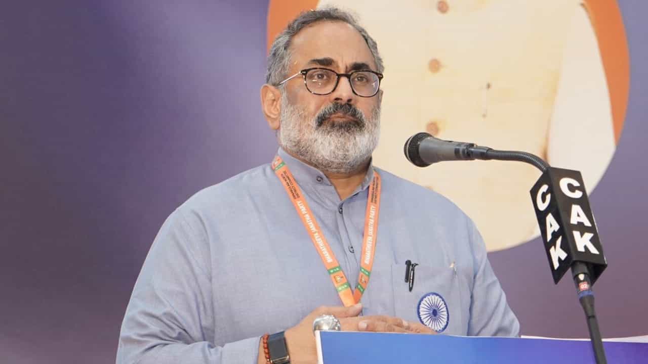 Nilambur By-election: ഒരു ഗുണവും ഉണ്ടാവാത്ത തിരഞ്ഞെടുപ്പ്; നിലമ്പൂരിനോട് ബിജെപിക്ക് താത്പര്യമില്ലെന്ന് പറയാതെ പറഞ്ഞ് രാജീവ് ചന്ദ്രശേഖര്‍