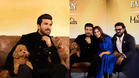 Ram Charan Wax Statue: ഡബിളാ ഡബിൾ; ലണ്ടനിലെ മ്യൂസിയത്തിൽ രാം ചരണിന്റെ മെഴുക് പ്രതിമ, കൂടെ വളർത്തുനായ റൈമും Ram Charan Wax Statue: ഡബിളാ ഡബിൾ; ലണ്ടനിലെ മ്യൂസിയത്തിൽ രാം ചരണിന്റെ മെഴുക് പ്രതിമ, കൂടെ വളർത്തുനായ റൈമും...