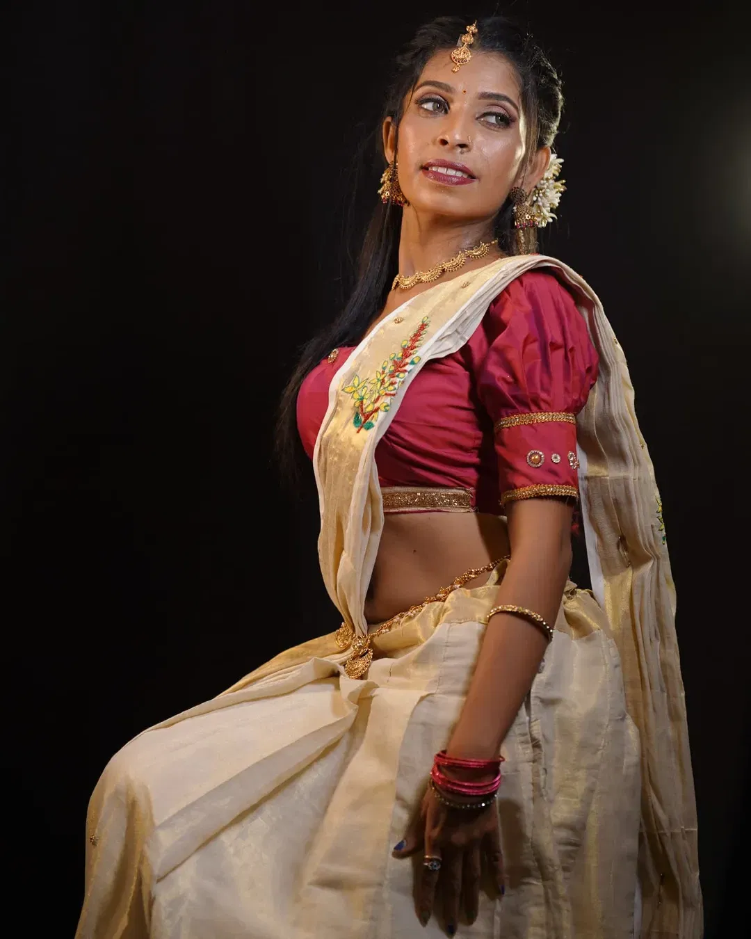 രേണുവിനെ തങ്ങള്‍ക്ക് ഇഷ്ടമാണ്. അവര്‍ ആരെയും ഉപദ്രവിക്കാതെ അവരുടെ ഇഷ്ടത്തിന് ജീവിക്കുന്നു. അതില്‍ ആര്‍ക്കാണ് പ്രശ്‌നം. ബോഡി ഷെയ്മിങ് ചെയ്യേണ്ട ആവശ്യമുണ്ടെന്ന് തോന്നുന്നില്ല.