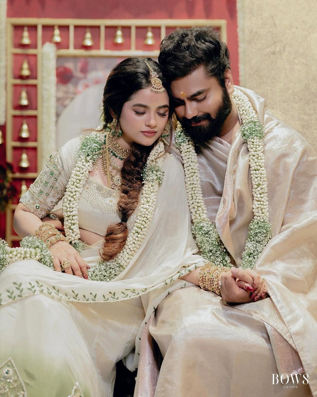 കൊല്ലം സുധിയുടെ മരണശേഷം അദ്ദേഹത്തിന്റെ ഭാര്യ രേണുവിന് സോഷ്യല്‍മീഡിയയില്‍ നിന്ന് വലിയ വിമര്‍ശനങ്ങളാണ് ഏറ്റുവാങ്ങേണ്ടതായി വരുന്നത്. അവര്‍ ചെയ്യുന്ന ജോലി, ധരിക്കുന്ന വസ്ത്രം, അവരെടുക്കുന്ന തീരുമാനങ്ങള്‍ ഇതെല്ലാമാണ് വിമര്‍ശനങ്ങള്‍ക്ക് ആധാരം. ഇപ്പോഴിതാ അവരെ കുറിച്ച് സംസാരിക്കുകയാണ് ബിഗ്‌ബോസ് താരം റോബിനും ഭാര്യ ആരതിയും. (Image Credits: Instagram)