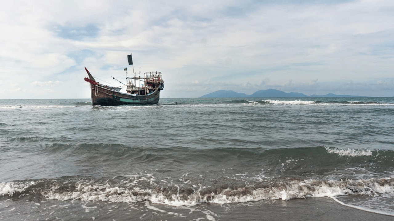Rohingya Shipwrecks: മ്യാൻമർ തീരത്ത് റോഹിങ്ക്യൻ അഭയാർത്ഥികൾ സഞ്ചരിച്ച കപ്പൽ മുങ്ങി; 427പേർ മരിച്ചതായി യുഎൻ