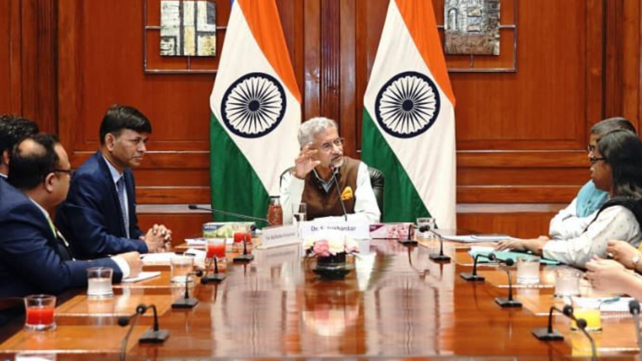 S Jaishankar : ഇന്ത്യ നടത്തുന്ന ആദ്യ മന്ത്രിതല ആശയവിനിമയം, എസ് ജയശങ്കർ താലിബാൻ വിദേശകാര്യമന്ത്രിയുമായി സംസാരിച്ചു