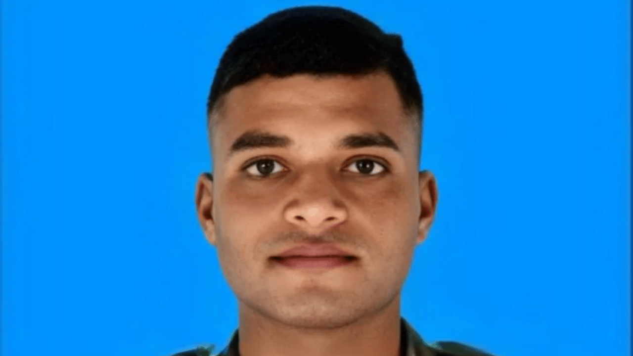 Soldier Sacrifices Life: സഹപ്രവര്‍ത്തകനെ രക്ഷിക്കാന്‍ സ്വന്തം ജീവൻ ത്യാഗം ചെയ്ത് സൈനികന്‍; പ്രായം 23, സേനാംഗമായത് 2024ൽ