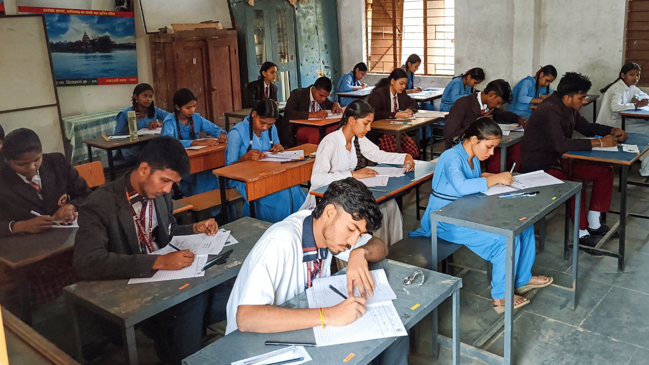 കൂടാതെ, കലോത്സവം, ശാസ്ത്രോത്സവം, ശാസ്ത്ര സെമിനാർ എന്നിവയിൽ എ ഗ്രേഡ് ലഭിക്കുന്നവർക്ക് 20 മാർക്കും, ബി ഗ്രേഡ് ലഭിക്കുന്നവർക്ക് 15 മാർക്കും, സി ഗ്രേഡ് ലഭിക്കുന്നവർക്ക് 10 മാർക്ക് വീതവും ലഭിക്കും. അതേസമയം, അന്തർ ദേശീയ, ദേശീയ മത്സരങ്ങളിൽ വിജയിക്കുന്നവർക്ക് നിലവിൽ ഉള്ള ഗ്രേസ് മാർക്ക് തന്നെ തുടരും. (Image Credits: PTI)