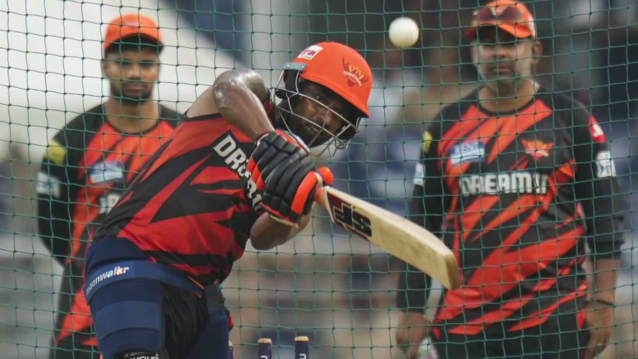 IPL 2025: അന്ന് എല്ലാം മഴ തുലച്ചു; സച്ചിന് ബേബിക്ക് ഇന്ന് അവസരം ലഭിക്കുമോ? IPL 2025: അന്ന് എല്ലാം മഴ തുലച്ചു; സച്ചിന് ബേബിക്ക് ഇന്ന് അവസരം ലഭിക്കുമോ?