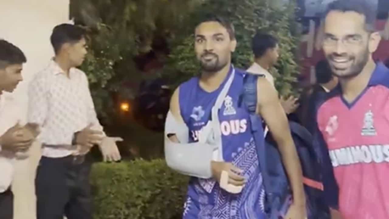 IPL 2025: റോയല്‍സിനായി അവസാന ഓവര്‍ ഇനി ആരെറിയും? പരിക്കേറ്റ സന്ദീപ് ശര്‍മ പുറത്ത്‌
