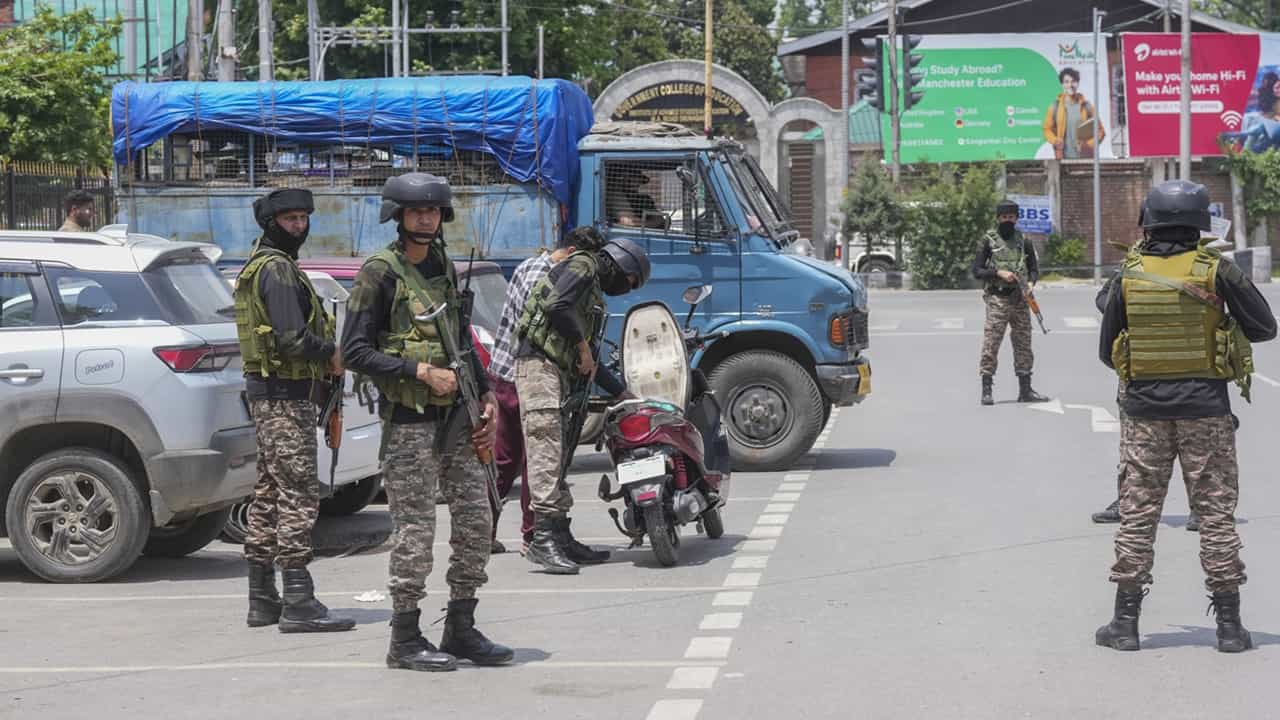 India Pakistan Conflict: ഇന്ത്യ-പാക് ഡിജിഎംഒ ചര്‍ച്ച ഇന്ന്; ഡല്‍ഹിയില്‍ ഉന്നതതല യോഗം; ജമ്മുവില്‍ ഡ്രോണ്‍ കണ്ടെന്ന വാര്‍ത്ത വ്യാജം