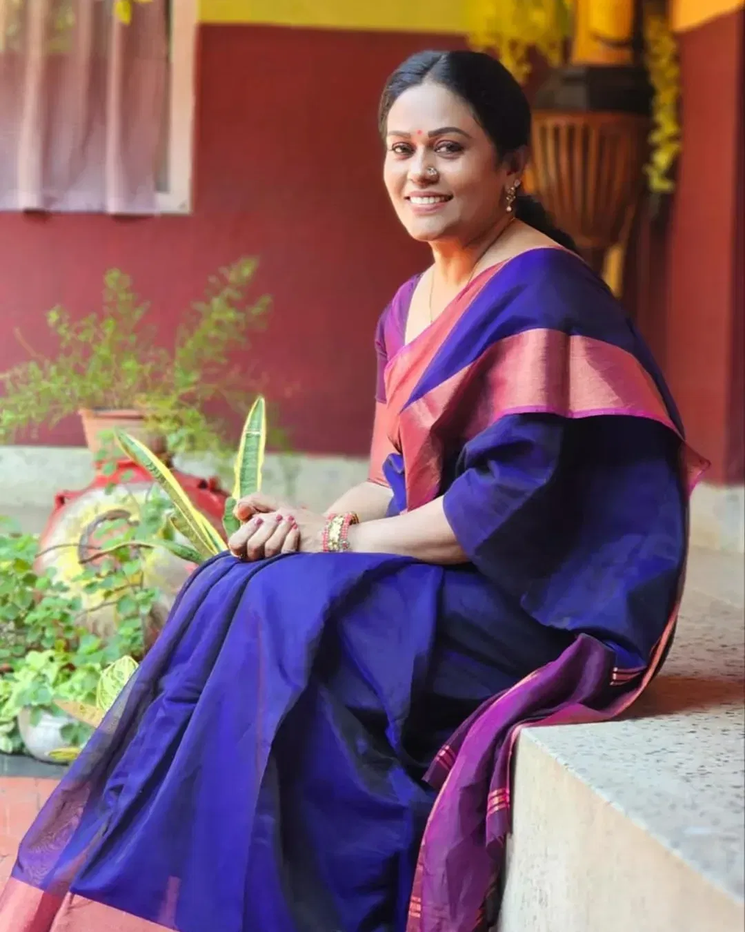 ശരണ്യയും ആത്മയിലെ അംഗമായിരുന്നു. അന്ന് താന് ആത്മയുടെ വൈസ് പ്രസിഡന്റാണ്. ശരണ്യയെ അറിയില്ലായിരുന്നു. സാമ്പത്തികമുള്ള വീട്ടിലെ കുട്ടിയാണെന്നായിരുന്നു കരുതിയതെന്നും സീമ ജി നായര് പറഞ്ഞു.