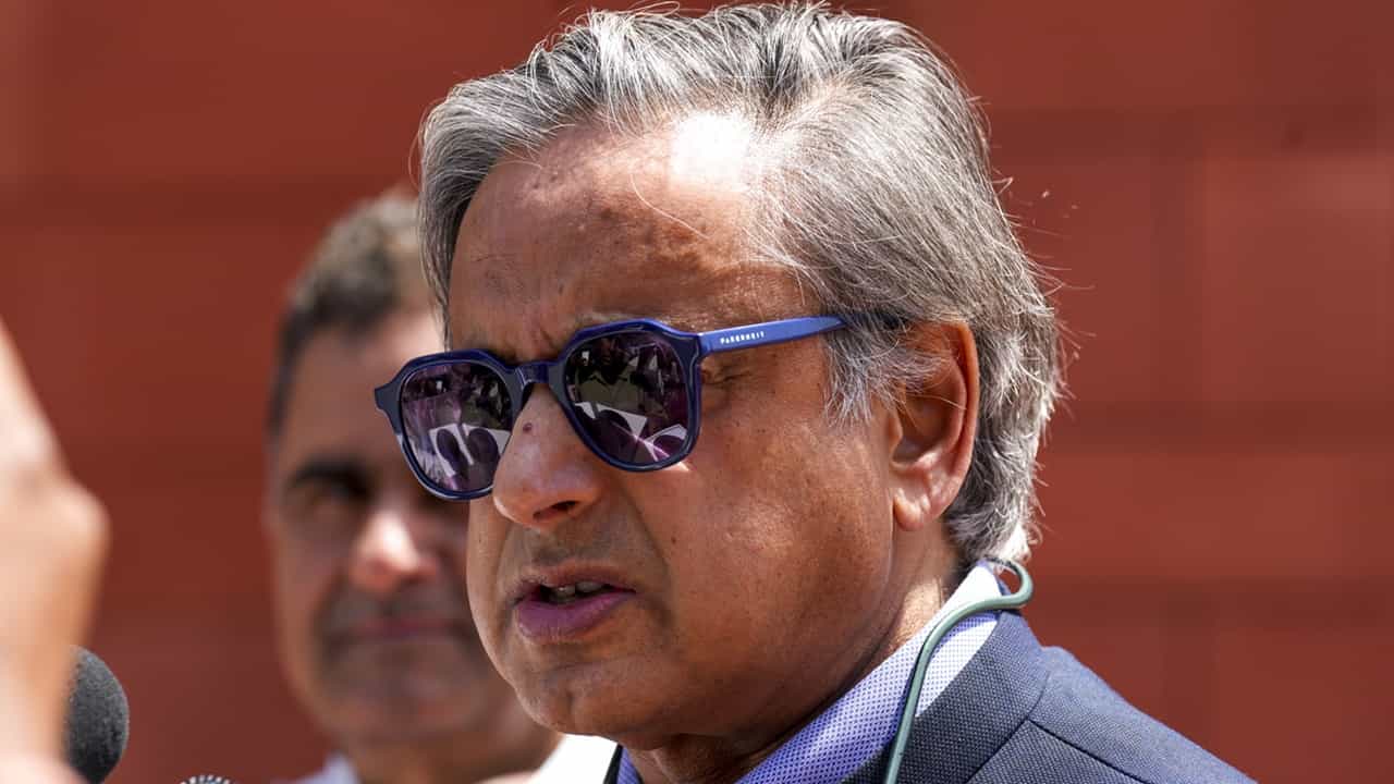 Shahi Tharoor: പ്രതിനിധിസംഘത്തെ നയിക്കാന്‍ തരൂരിനെ തിരഞ്ഞെടുത്തതില്‍ അഭിനന്ദനം; പ്രതികരിച്ച് കോണ്‍ഗ്രസ് കേരള ഘടകം