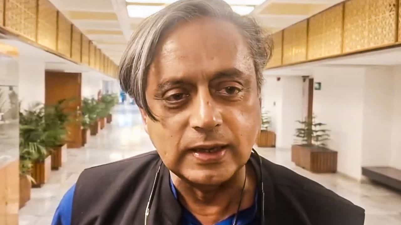 Shashi Tharoor: ബിജെപിയിലേക്ക് ഞാന്‍ പോകില്ല! രാജ്യത്തിനായി എന്ത് സേവനത്തിനും തയ്യാര്‍; വിവാദങ്ങളോട് പ്രതികരിച്ച് ശശി തരൂര്‍