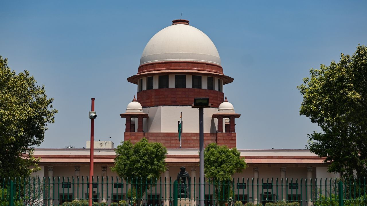 Supreme Court: വഴക്ക് പറയുന്നത് ആത്മഹത്യയ്ക്കുള്ള പ്രേരണയാകില്ല: സുപ്രീംകോടതി Supreme Court: വഴക്ക് പറയുന്നത് ആത്മഹത്യയ്ക്കുള്ള പ്രേരണയാകില്ല: സുപ്രീംകോടതി