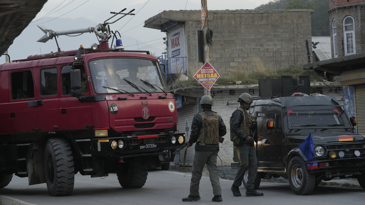 Operation Sindoor: പാക് ഷെല്ലിങിൽ സാധാരണക്കാരായ മൂന്നു പേർ കൊല്ലപ്പെട്ടു: ശക്തമായി തിരിച്ചടിച്ച് ഇന്ത്യൻ സൈന്യം
