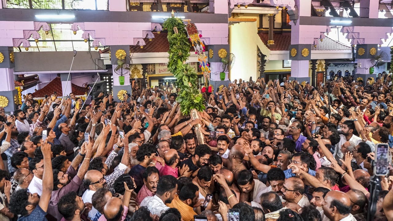 കണ്‍ട്രോള്‍ റൂം നമ്പര്‍ 24 മണിക്കൂറും പ്രവര്‍ത്തിക്കും. ഇത് കൂടാതെ നാല് മിനി കണ്‍ട്രോള്‍ റൂമുകളും ഒരുക്കി. നടുവിലാൽ ജംഗ്ഷൻ, ജയ ബേക്കറി ജംഗ്ഷൻ, ജോയ് ആലുക്കാസ് ജ്വല്ലറിക്കു സമീപം, ബിനി ജംഗ്ഷന് അടുത്തുള്ള പെട്രോൾ പമ്പിനു സമീപം എന്നിവിടങ്ങളിലാണ് മിനി കൺട്രോൾ റൂമുകൾ.