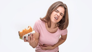 ‘പാട്ടും പ്രാർത്ഥനകളും കേൾക്കേണ്ടവർ അമ്പലത്തിലേക്ക് പോകൂ’; ലൗഡ് സ്പീക്കറിൽ ക്ഷേത്രത്തിൽ നിന്ന് ശബ്ദകോലാഹലം; വിമർശനവുമായി അഹാന