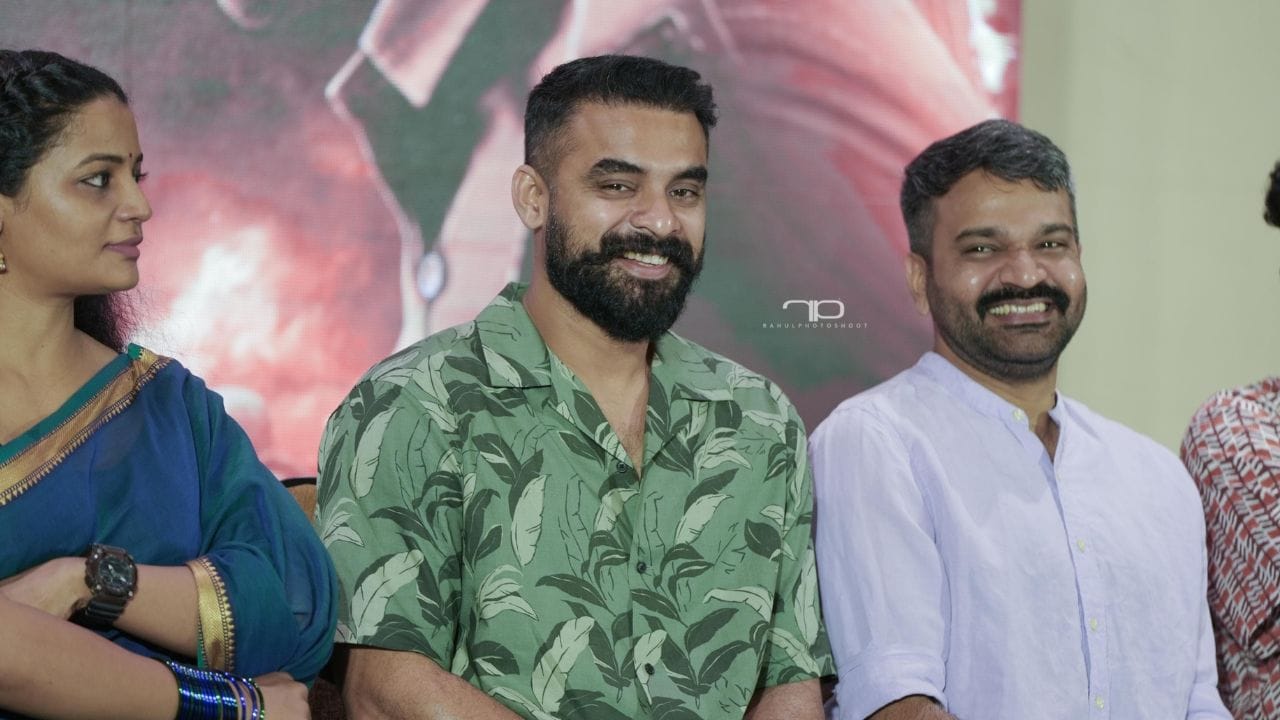 Narivetta : നാരിവേട്ട ടൊവിനോയുടെ കരിയറിൽ അടയാളപ്പെടുത്താൻ പോകുന്ന സിനിമ; സംവിധായകൻ അനുരാജ് മോഹൻ