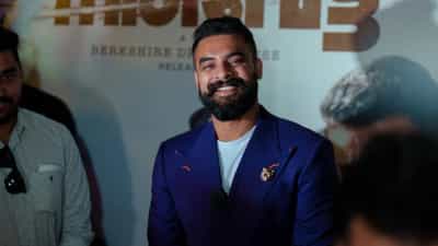 Tovino Thomas: പെൺകുട്ടിയുടെ പേരിൽ ഫേക്ക് അക്കൗണ്ട് ഉണ്ടായിരുന്നു; രാത്രി വരുന്ന മെസേജുകൾ കണ്ട് ഇട്ടിട്ടോടി: ടൊവിനോ തോമസ്