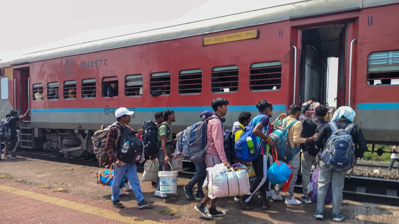 RRB NTPC Exam 2025: ആര്ആര്ബി എന്ടിപിസി പരീക്ഷയുടെ ആപ്ലിക്കേഷന് സ്റ്റാറ്റസ് എങ്ങനെ അറിയാം? നിങ്ങള് ചെയ്യേണ്ടത് RRB NTPC Exam 2025: ആര്ആര്ബി എന്ടിപിസി പരീക്ഷയുടെ ആപ്ലിക്കേഷന് സ്റ്റാറ്റസ് എങ്ങനെ അറിയാം? നിങ്ങള് ചെയ്യേണ്ടത്