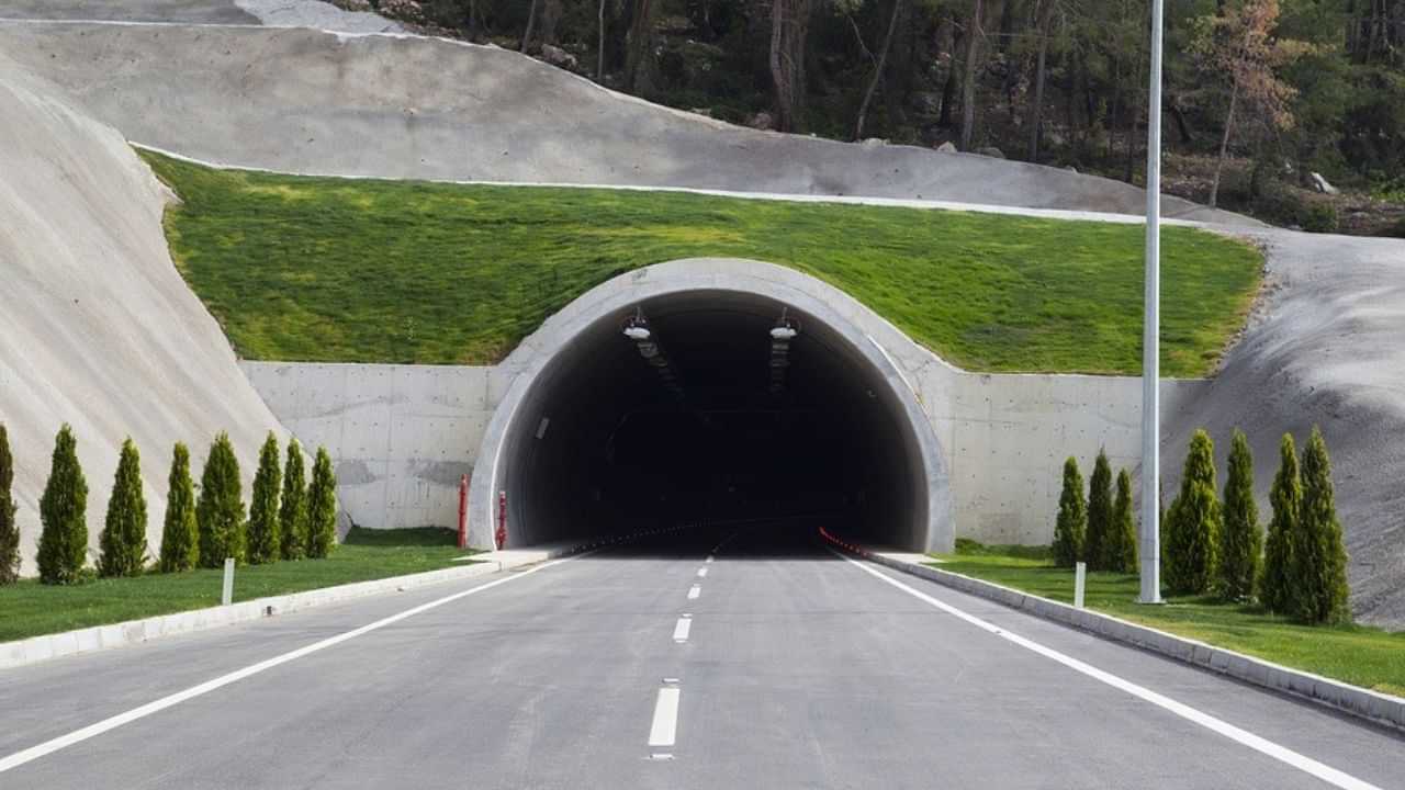 Wayanad Tunnel Road: പച്ചക്കൊടി വീശി കേന്ദ്രം; വയനാട് തുരങ്ക പാതയ്ക്ക് അനുമതി
