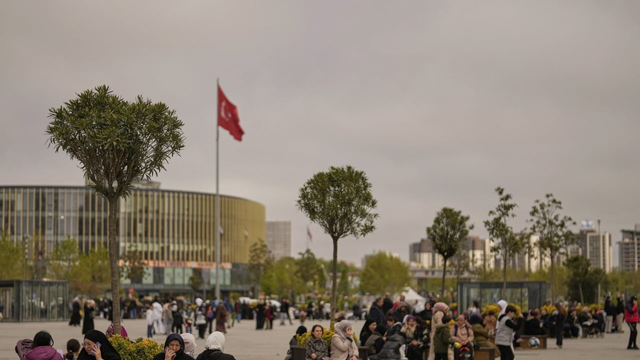Turkey: ആളറിഞ്ഞു കളിക്കടേ ! ‘പൊന്നുപോലെ നോക്കിക്കോളാം, വന്നേക്കണേ’; ഇന്ത്യക്കാരോട് അഭ്യര്ത്ഥിച്ച് തുര്ക്കി Turkey: ആളറിഞ്ഞു കളിക്കടേ ! ‘പൊന്നുപോലെ നോക്കിക്കോളാം, വന്നേക്കണേ’; ഇന്ത്യക്കാരോട് അഭ്യര്ത്ഥിച്ച് തുര്ക്കി