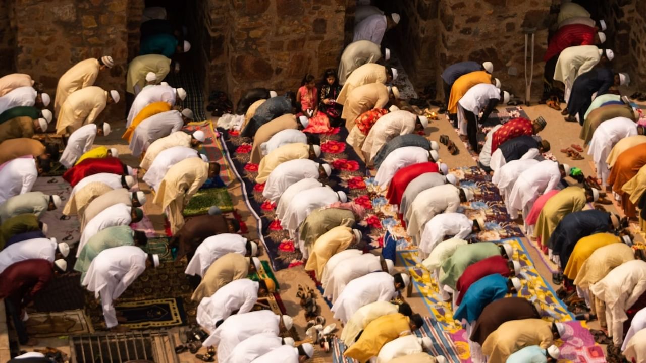 Eid al-Adha 2025: ത്യാഗ സ്മരണകളിൽ ഇന്ന് ബലി പെരുന്നാൾ; പ്രാര്‍ത്ഥനയോടെ വിശ്വാസികള്‍