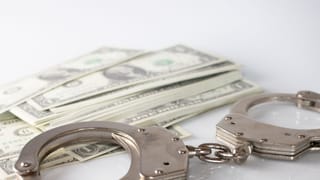 Indian Remittances US Tax: അമേരിക്കയുടെ ഈ തിരച്ചടിയിൽ ഇന്ത്യ പതറുമോ; ഇനി നാട്ടിലേക്ക് അയക്കുന്ന പണത്തിന് 5% നികുതി