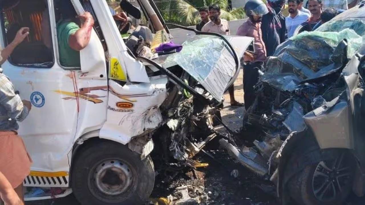 Vadakara Accident: വടകരയിൽ കാറും വാനും കൂട്ടിയിടിച്ച് അപകടം; 4 മരണം, ഒരാള്‍ക്ക് ഗുരുതര പരിക്ക്