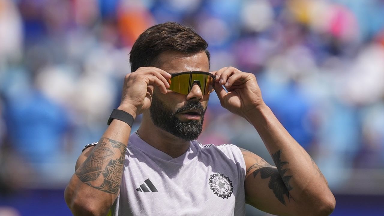 Virat Kohli: രോഹിതിനൊപ്പം കോഹ്ലിയും ടെസ്റ്റില് നിന്ന് റിട്ടയര് ചെയ്യുമോ? ബിസിസിഐയെ ഞെട്ടിച്ച് താരം Virat Kohli: രോഹിതിനൊപ്പം കോഹ്ലിയും ടെസ്റ്റില് നിന്ന് റിട്ടയര് ചെയ്യുമോ? ബിസിസിഐയെ ഞെട്ടിച്ച് താരം