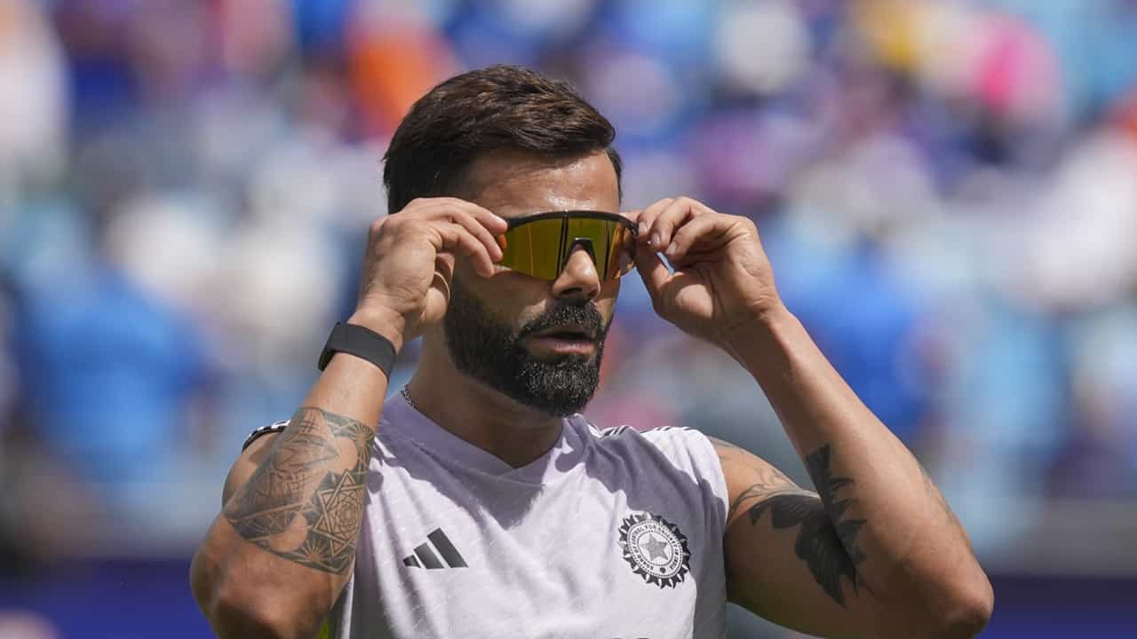 Virat Kohli: രോഹിതിനൊപ്പം കോഹ്ലിയും ടെസ്റ്റില്‍ നിന്ന് റിട്ടയര്‍ ചെയ്യുമോ? ബിസിസിഐയെ ഞെട്ടിച്ച് താരം